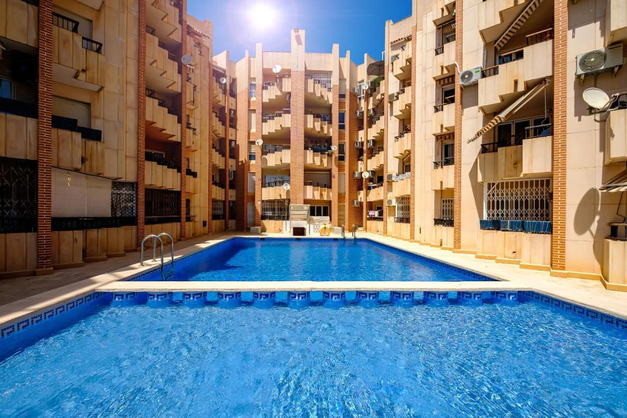 Holiday Royal Suite Concordia Torrevieja Exteriör bild